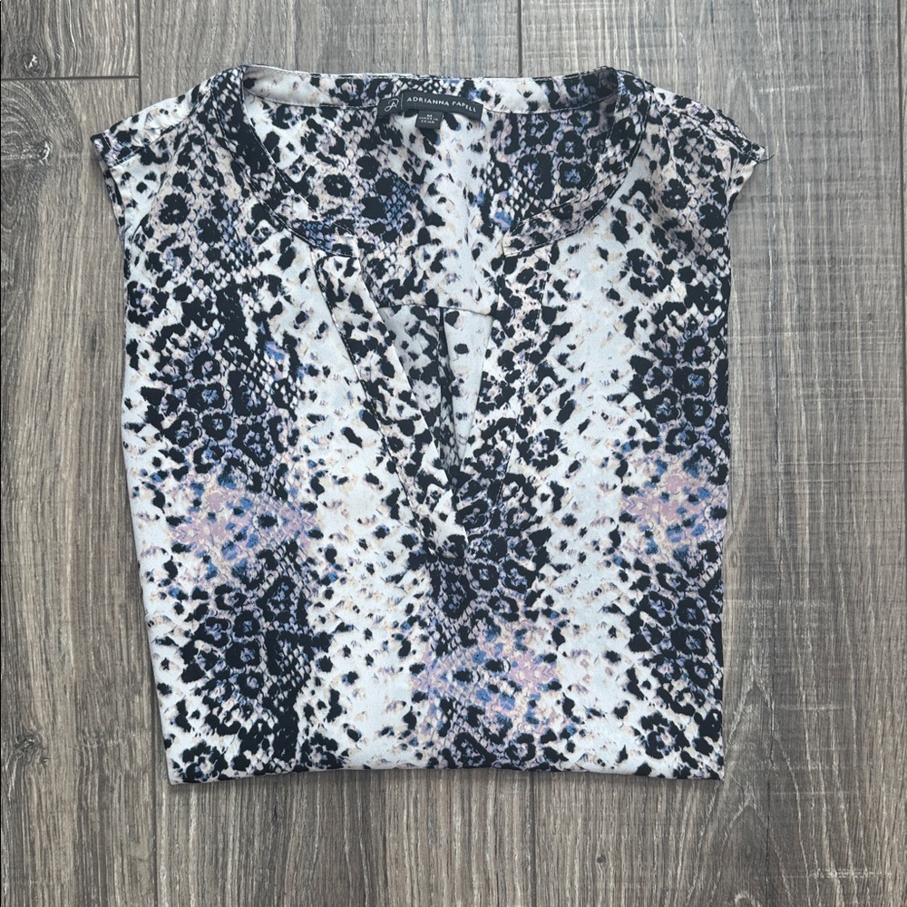 Adrianna Papell Black, White & Light Pink Snake-Print Sleeveless Top